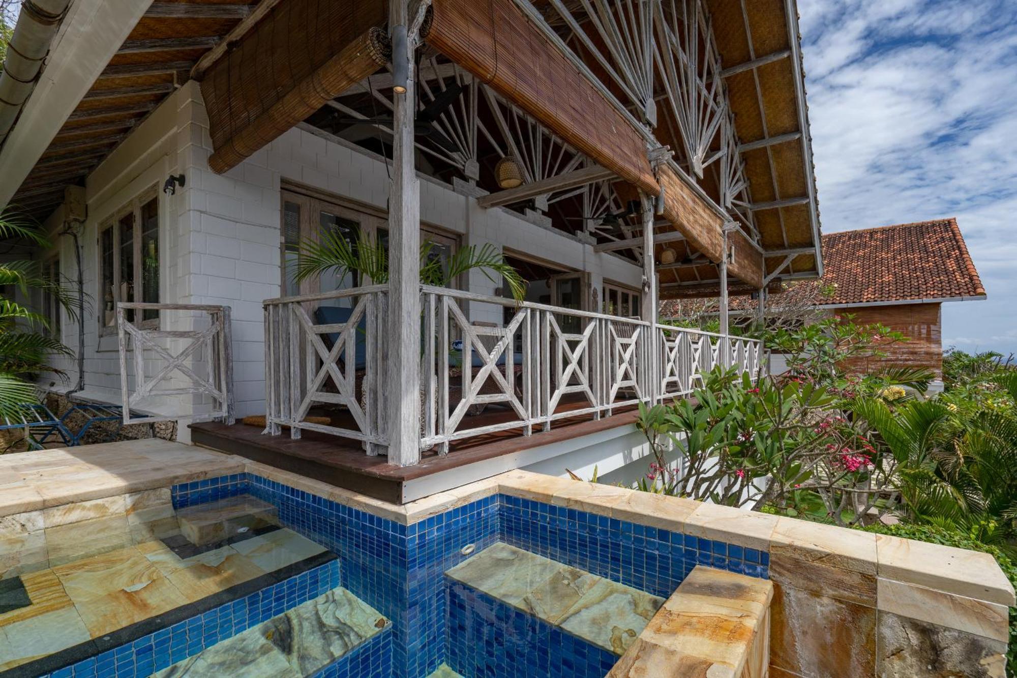 Lembongan Island Beach Villas Exterior photo